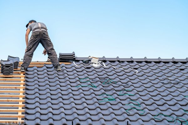 Comment choisir la meilleure couverture de toiture en IDF ?